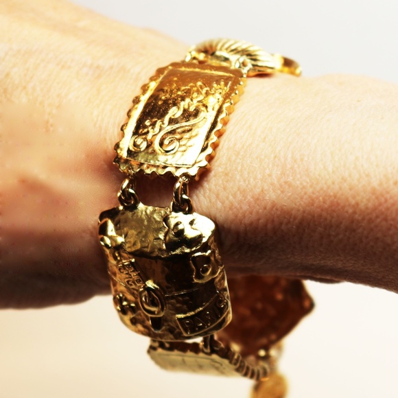 🎊🥳 Host Pick!🎉 Vintage GIVENCHY Travel Bracelet - Picture 16 of 16